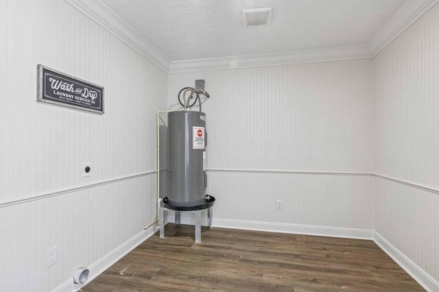 305 James Street, Winnie, TX 77665