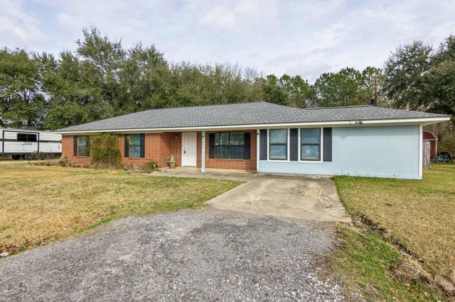 305 James Street, Winnie, TX 77665