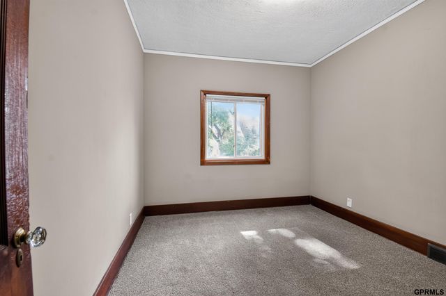 4142 S 12Th Street, Omaha, NE 68107