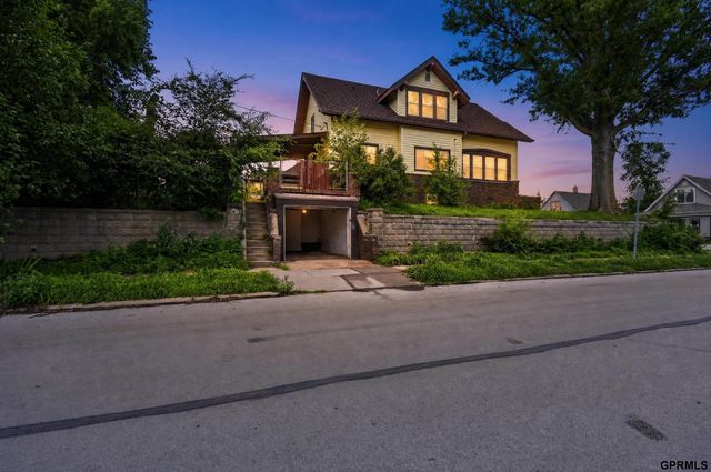 4142 S 12Th Street, Omaha, NE 68107