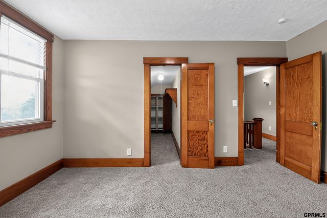 4142 S 12Th Street, Omaha, NE 68107
