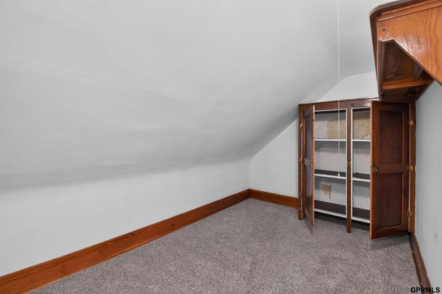 4142 S 12Th Street, Omaha, NE 68107