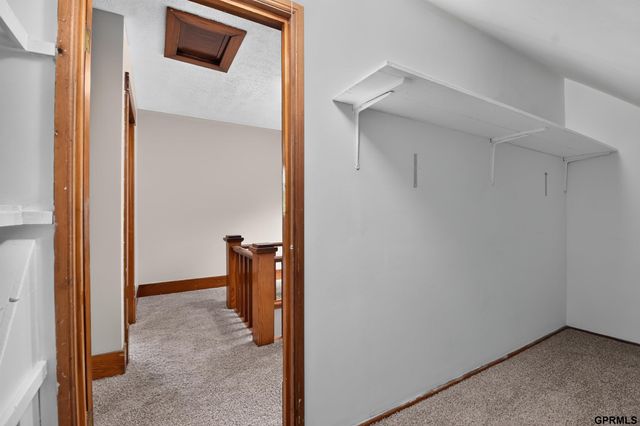 4142 S 12Th Street, Omaha, NE 68107