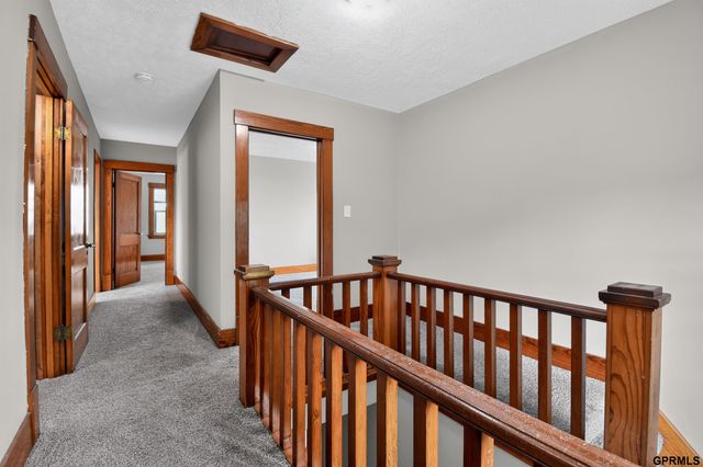 4142 S 12Th Street, Omaha, NE 68107