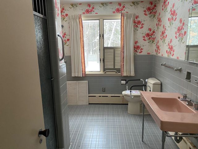 19 Bartlett Avenue, Nashua, NH 03064