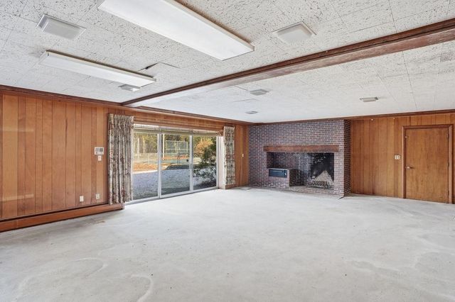 19 Bartlett Avenue, Nashua, NH 03064