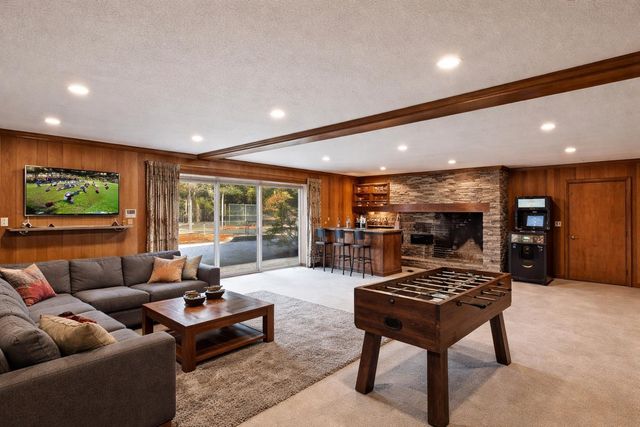 19 Bartlett Avenue, Nashua, NH 03064