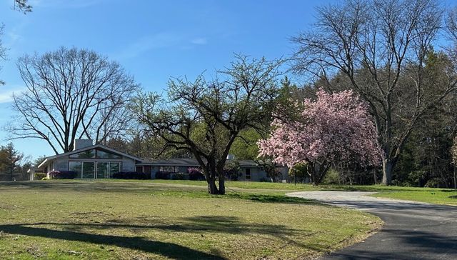 19 Bartlett Avenue, Nashua, NH 03064