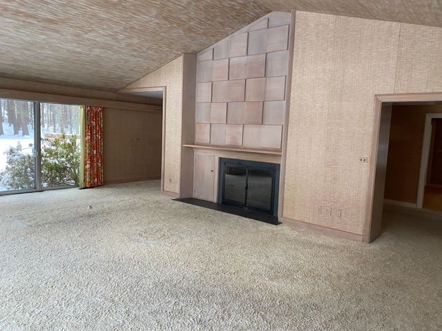 19 Bartlett Avenue, Nashua, NH 03064