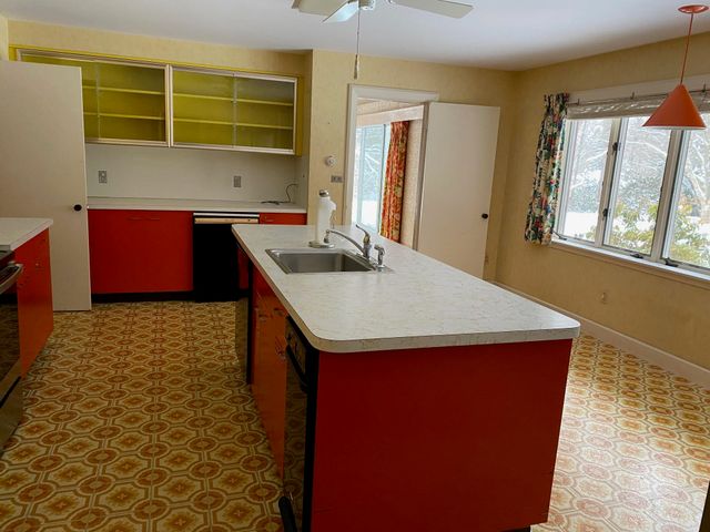 19 Bartlett Avenue, Nashua, NH 03064