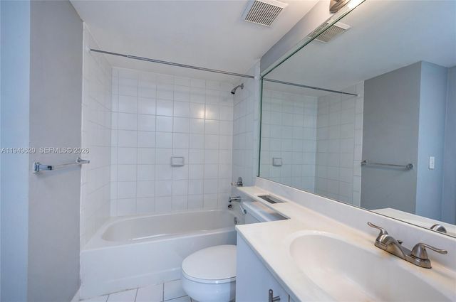 3300 NE 191st Street 1915, Aventura, FL 33180