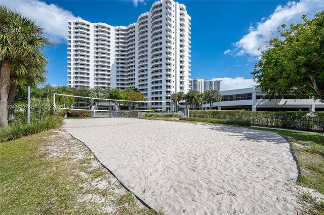 3300 NE 191st Street 1915, Aventura, FL 33180