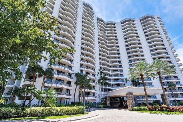 3300 NE 191st Street 1915, Aventura, FL 33180