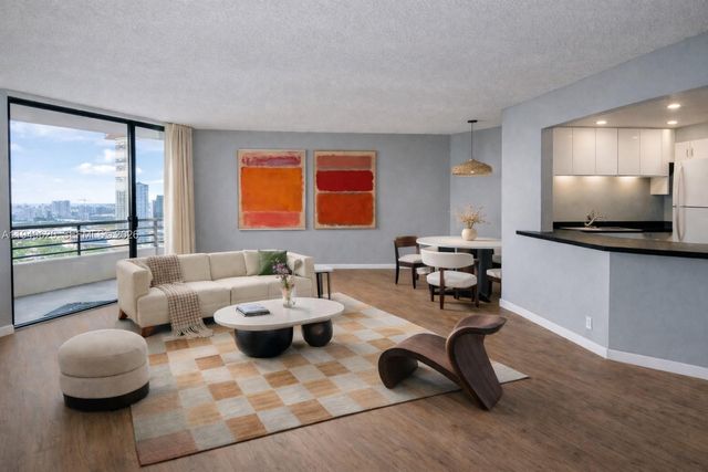 3300 NE 191st Street 1915, Aventura, FL 33180