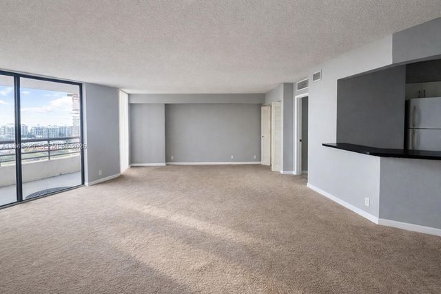 3300 NE 191st Street 1915, Aventura, FL 33180
