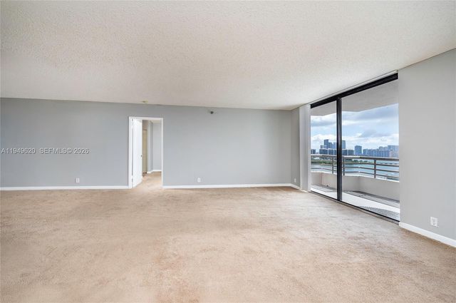 3300 NE 191st Street 1915, Aventura, FL 33180