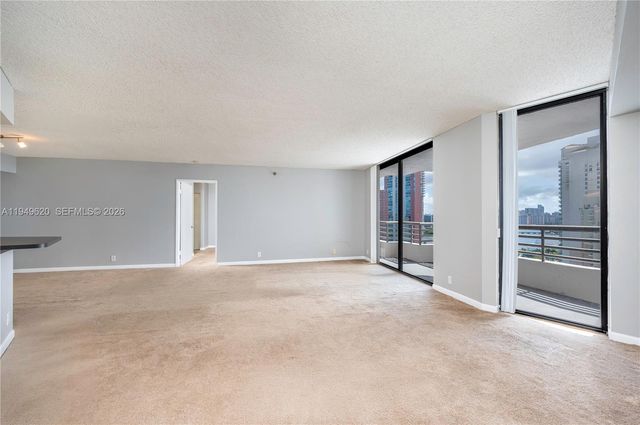 3300 NE 191st Street 1915, Aventura, FL 33180