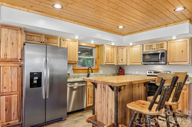 589 Panoramic Loop, Maggie Valley, NC 28751