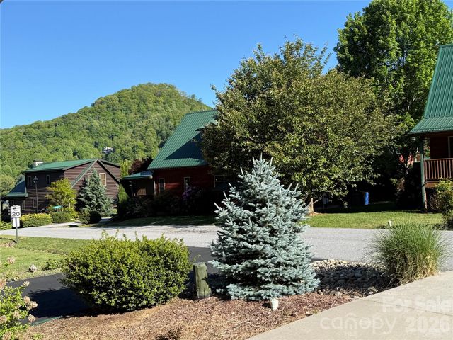 589 Panoramic Loop, Maggie Valley, NC 28751