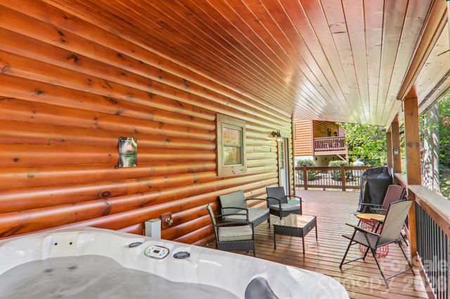 589 Panoramic Loop, Maggie Valley, NC 28751