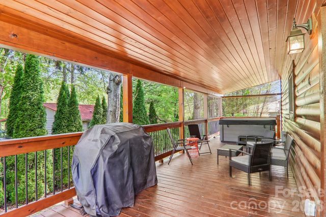 589 Panoramic Loop, Maggie Valley, NC 28751