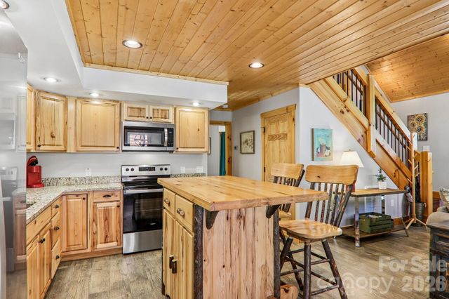 589 Panoramic Loop, Maggie Valley, NC 28751