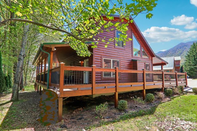 589 Panoramic Loop, Maggie Valley, NC 28751