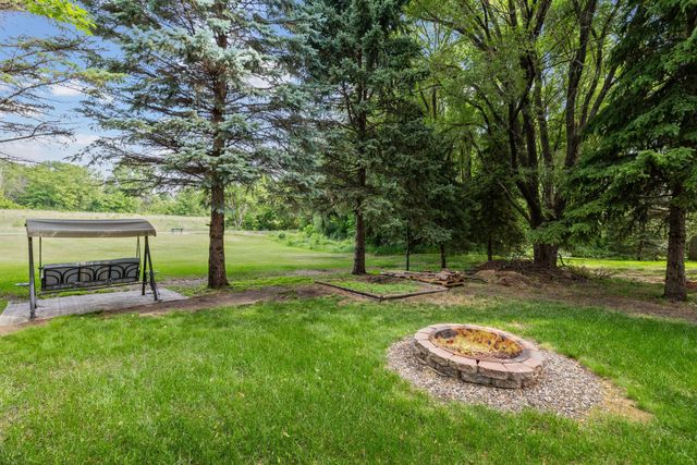 500 Bohlken Drive, Hastings, MN 55033