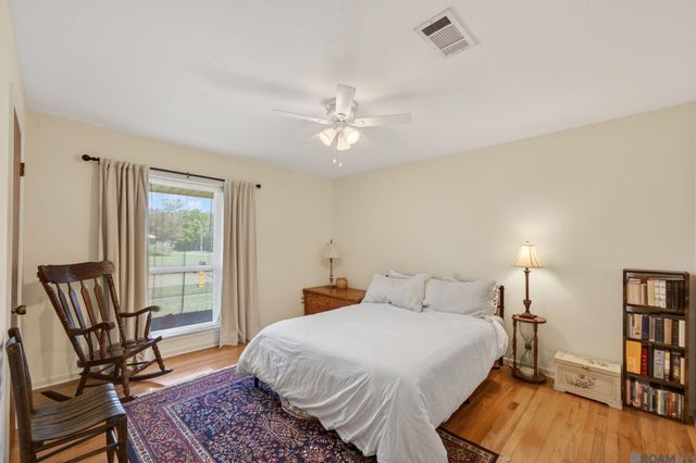 10656 Cal Rd, Baton Rouge, LA 70809