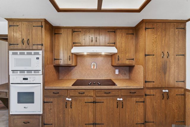 10656 Cal Rd, Baton Rouge, LA 70809