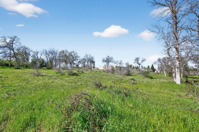 2681 Hartnell Avenue, Redding, CA 96002