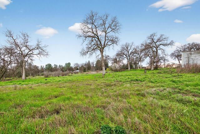 2681 Hartnell Avenue, Redding, CA 96002