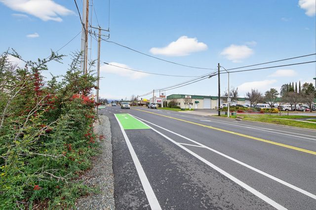 2681 Hartnell Avenue, Redding, CA 96002