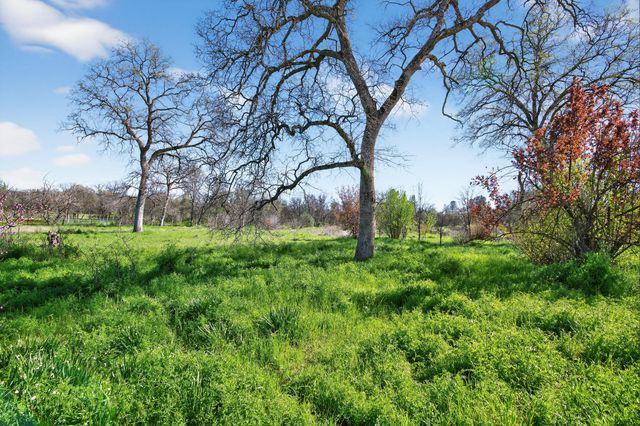 2681 Hartnell Avenue, Redding, CA 96002