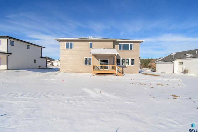 901 N Sylvan Dr Drive, Sioux Falls, SD 57110