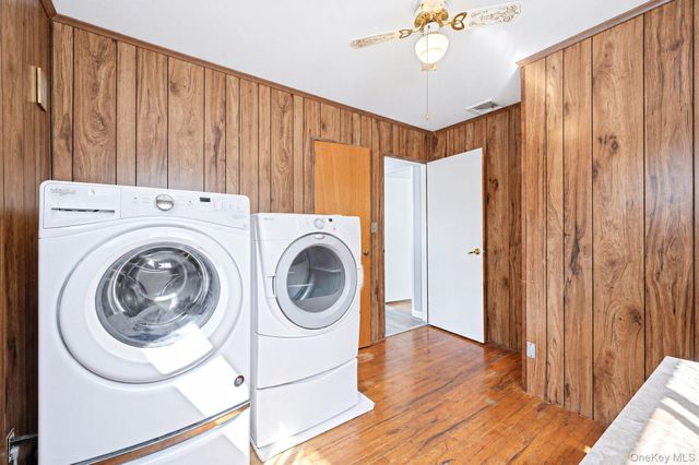 1032 N Hamilton Avenue, Lindenhurst, NY 11757