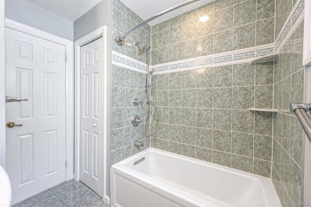 1032 N Hamilton Avenue, Lindenhurst, NY 11757