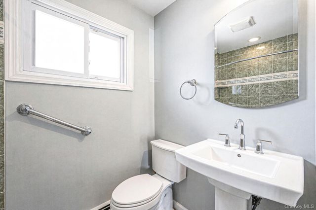 1032 N Hamilton Avenue, Lindenhurst, NY 11757