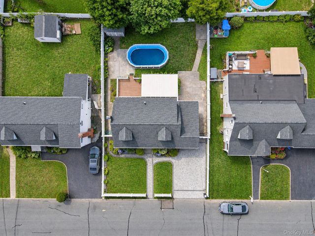 1032 N Hamilton Avenue, Lindenhurst, NY 11757