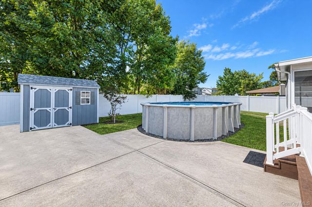 1032 N Hamilton Avenue, Lindenhurst, NY 11757
