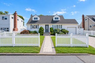 1032 N Hamilton Avenue, Lindenhurst, NY 11757