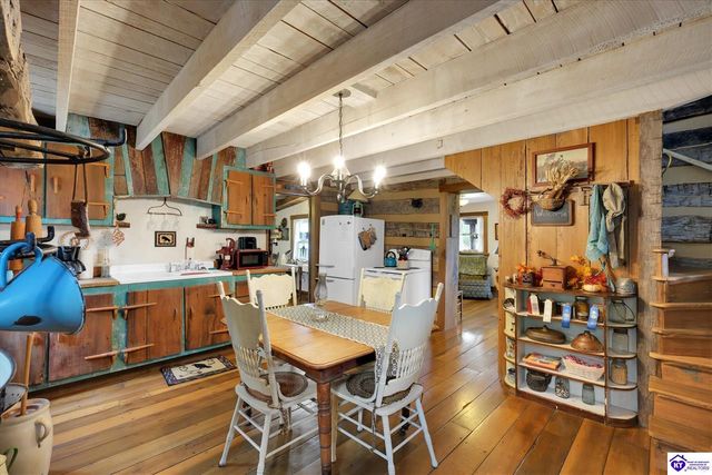 2945 N Greenbrier Rd, Madison, IN 47250