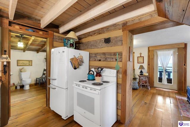 2945 N Greenbrier Rd, Madison, IN 47250