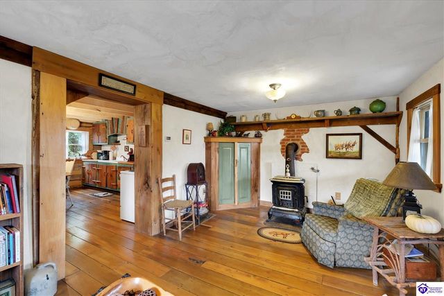 2945 N Greenbrier Rd, Madison, IN 47250