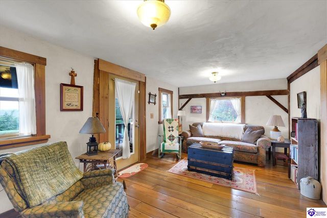 2945 N Greenbrier Rd, Madison, IN 47250