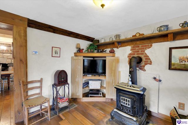 2945 N Greenbrier Rd, Madison, IN 47250