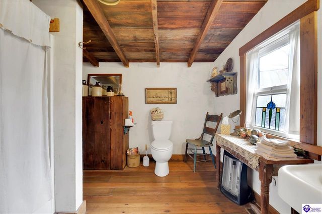 2945 N Greenbrier Rd, Madison, IN 47250