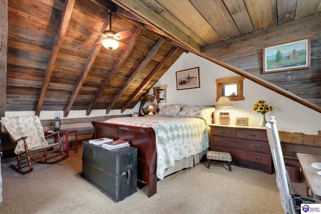 2945 N Greenbrier Rd, Madison, IN 47250