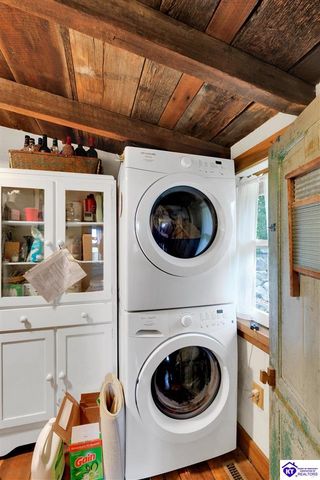 2945 N Greenbrier Rd, Madison, IN 47250