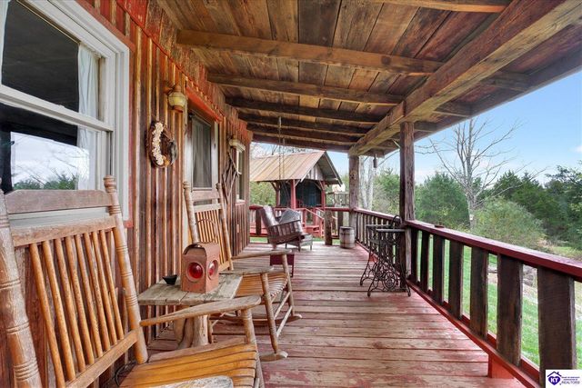 2945 N Greenbrier Rd, Madison, IN 47250